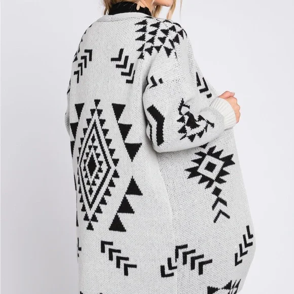 Savanna Jane Black And Grey Aztec Southwest Cardigan Size Medium - Picture 4 of 11